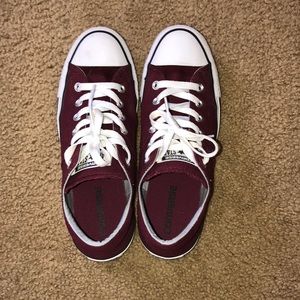 Maroon converse
